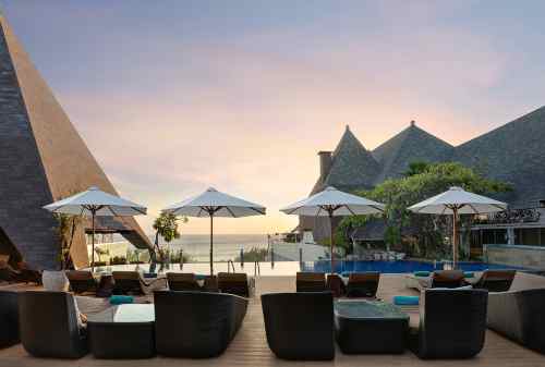 7 Best Hotels In Bali With A Stunning Beachfront View 07 - Finansialku