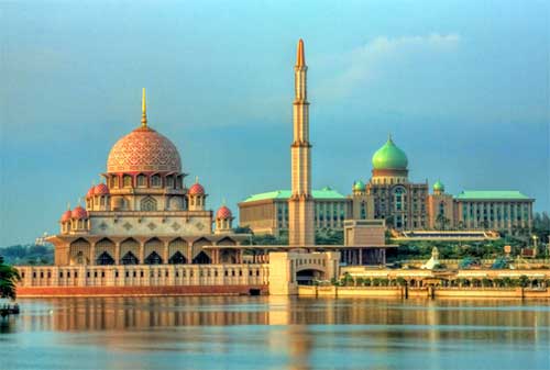 Tempat Wisata di Malaysia 32 Masjid Putra - Finansialku