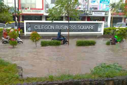 Banjir Cilegon Buahkan Kerugian, Saatnya Dana Darurat Beraksi!