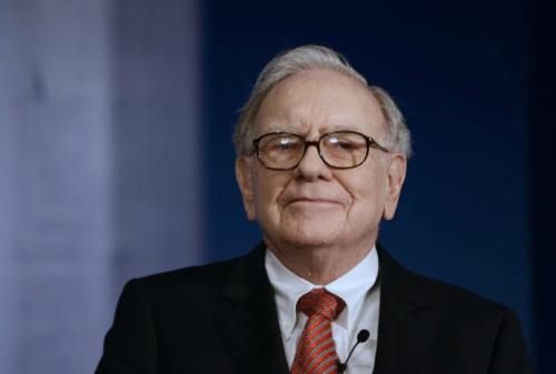Jarang Terjadi, Warren Buffett Borong Saham Produsen Emas