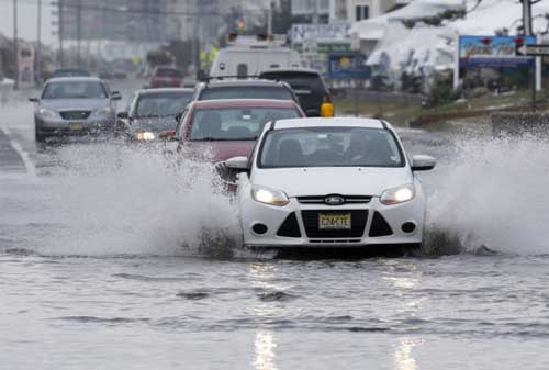 5 Penanganan Mobil Setelah Melewati Banjir. Lakukan Agar Mobil Tidak Rusak! 01 - Finansialku