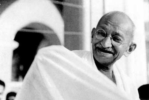 Gaya Kepemimpinan Ala Mahatma Gandhi yang Perlu Anda Tiru 02 - Finansialku