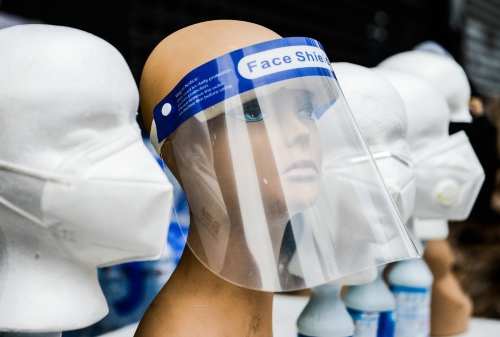 Mana yang Lebih Efektif, Masker Atau Face Shield?