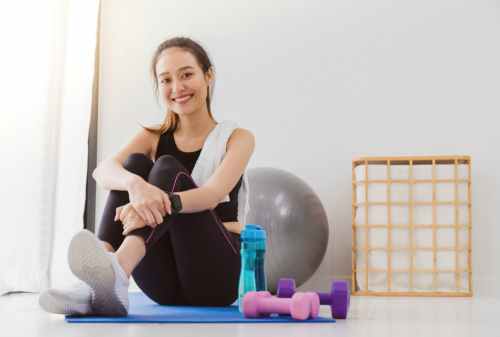 Ini Gerakan Cara Melatih Otot Dada di Rumah Tanpa Harus Pergi Ke Gym! 01 - Finansialku