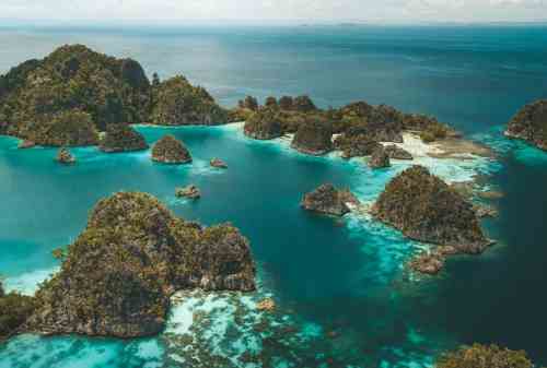 A Paradise in The Eastern Indonesia, Raja Ampat 01 - Finansialku