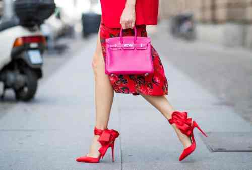 Tips Memilih Warna Tas yang Sesuai Dengan Style Kamu 02 - Finansialku