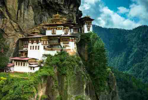 10 Fakta Menarik Bhutan, Negara Kerajaan di Asia yang Super Happy 02 - Finansialku