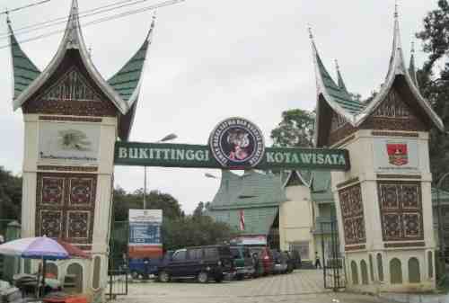 Bukittinggi, The Truly West Sumatera Tourism Pride 07 Zoo and Cultural Park - Finansialku