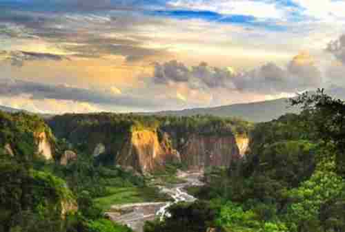 Bukittinggi, The Truly West Sumatera Tourism Pride 09 Ngarai Sianok - Finansialku