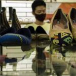 Tolong! Pabrik Sepatu Setop Produksi Gara-Gara Corona