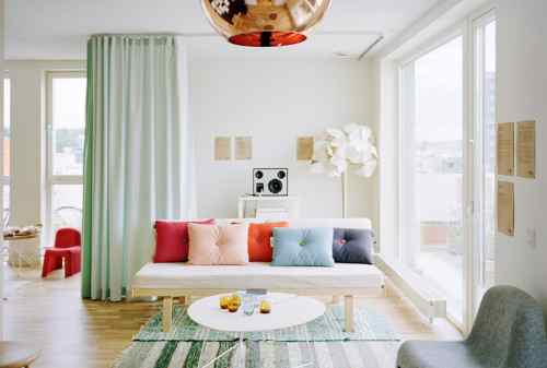 Rumah Sempit Baca Rekomendasi Dekorasi Ruang Tamu yang Cocok! 04 - Finansialku