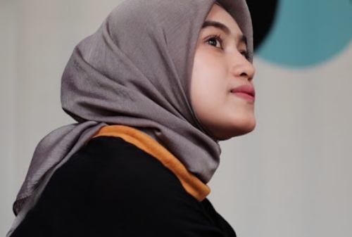 Arnovella Auril_ Gabung Bisnis Delima Hijab Untuk Bangun Pribadi 01