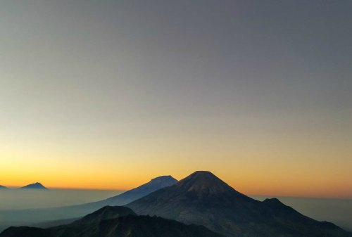 Romantisnya Gunung Prau, Sudah Tahu Aturan Mendakinya 10 - Finansialku