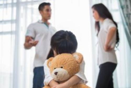 9 Cara Membantu Anak Hadapi Perceraian Orangtua