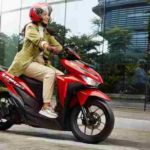 Rekomendasi Motor Untuk Perempuan, Murah dan Ringan!