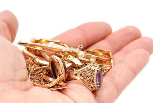 Beli Perhiasan Pakai Tabungan Emas, Mau Begini Caranya! 01