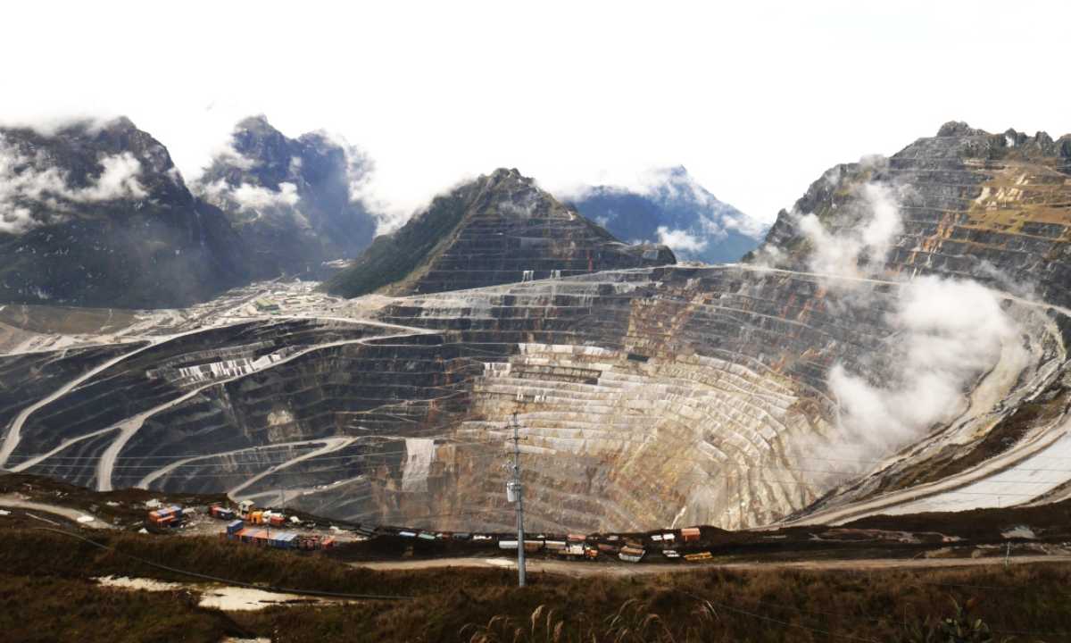 Fakta dan Sejarah Emas, Kenalan Yuk Sama Logam Satu Ini! Tambang Grasberg, Papua, Indonesia